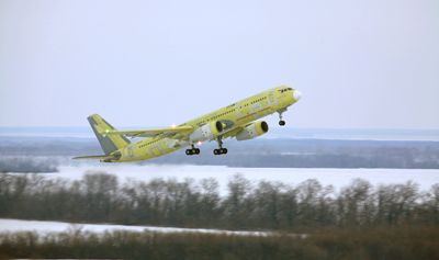 Новый опытный самолет Ту-204СМ совершил первый полет