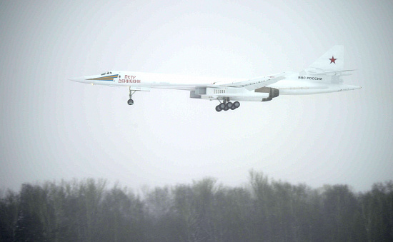 Первый полет нового стратегического ракетоносца Ту-160 Первый полет нового стратегического ракетоносца Ту-160