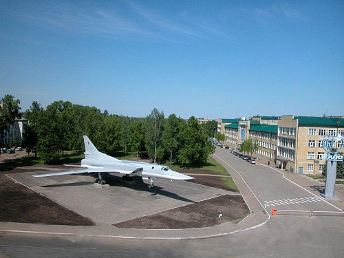 Командующий Дальней авиацией ВВС России посетил  КАЗ им. С.П. Горбунова