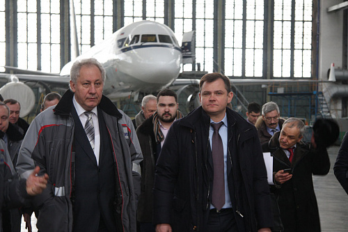 Президент ОАО «ОАК» посетил КАЗ им. С.П.Горбунова – филиал ОАО «Туполев» Президент ОАО «ОАК» посетил КАЗ им. С.П.Горбунова – филиал ОАО «Туполев»
