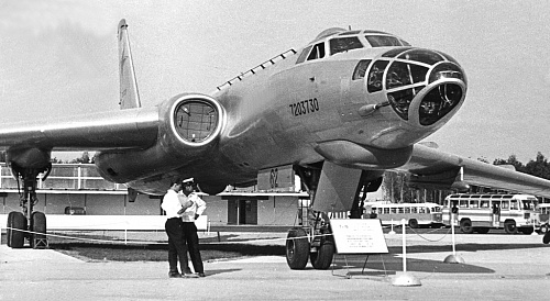 60 лет первому полёту дальнего  реактивного  бомбардировщика  Ту-16